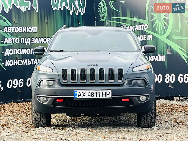 Внедорожник / Кроссовер Jeep Cherokee 2015 в Харькове