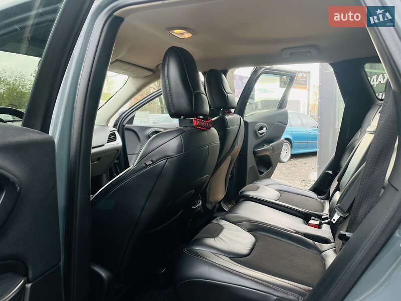 Внедорожник / Кроссовер Jeep Cherokee 2015 в Харькове
