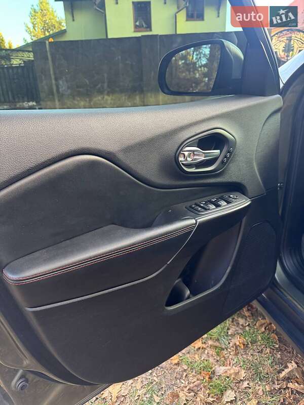 Позашляховик / Кросовер Jeep Cherokee 2018 в Львові