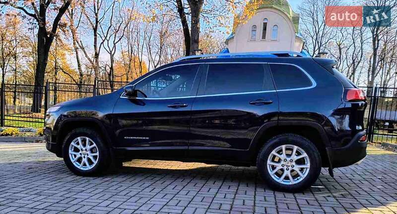 Внедорожник / Кроссовер Jeep Cherokee 2015 в Прилуках