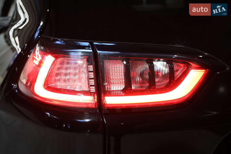 Внедорожник / Кроссовер Jeep Cherokee 2019 в Луцке