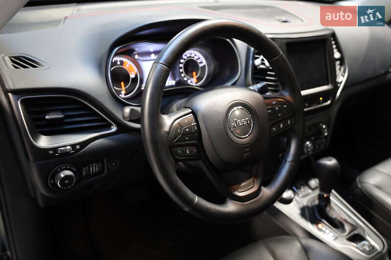 Внедорожник / Кроссовер Jeep Cherokee 2019 в Луцке