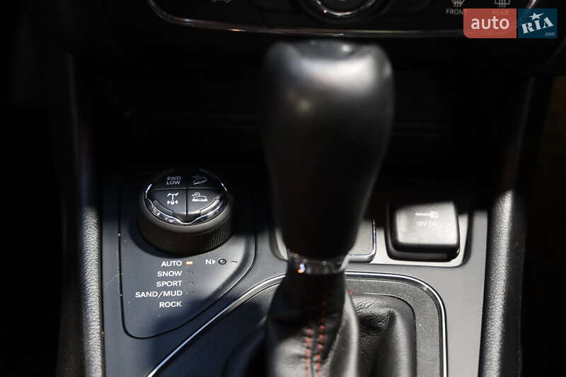 Внедорожник / Кроссовер Jeep Cherokee 2019 в Луцке