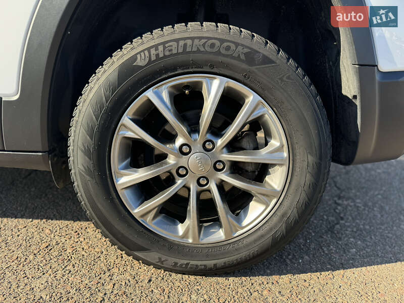 Внедорожник / Кроссовер Jeep Cherokee 2019 в Киеве фото 13 Внедорожник / Кроссовер Jeep Cherokee 2019 в Киеве