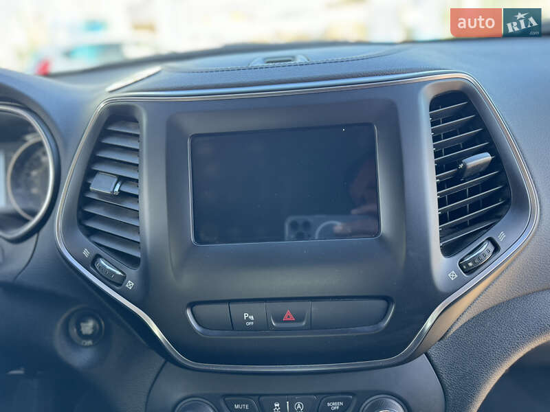 Внедорожник / Кроссовер Jeep Cherokee 2019 в Киеве фото 47 Внедорожник / Кроссовер Jeep Cherokee 2019 в Киеве