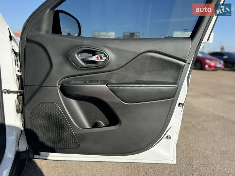 Внедорожник / Кроссовер Jeep Cherokee 2019 в Киеве фото 51 Внедорожник / Кроссовер Jeep Cherokee 2019 в Киеве