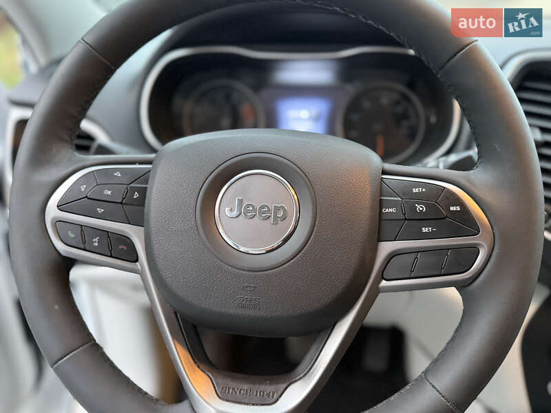 Внедорожник / Кроссовер Jeep Cherokee 2023 в Каменец-Подольском