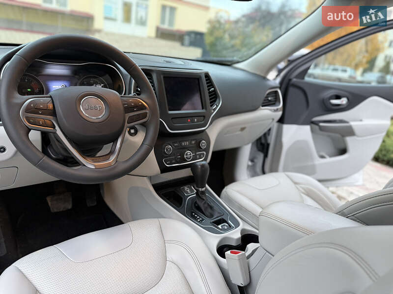 Внедорожник / Кроссовер Jeep Cherokee 2023 в Каменец-Подольском