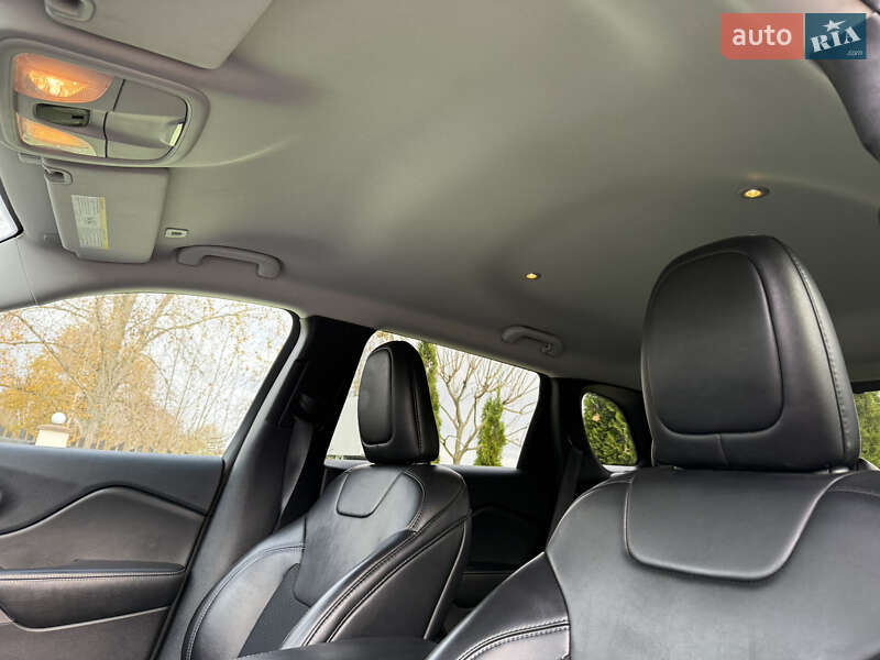 Внедорожник / Кроссовер Jeep Cherokee 2018 в Киеве