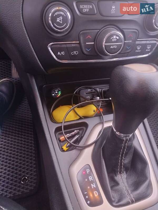 Внедорожник / Кроссовер Jeep Cherokee 2015 в Киеве фото 19 Внедорожник / Кроссовер Jeep Cherokee 2015 в Киеве