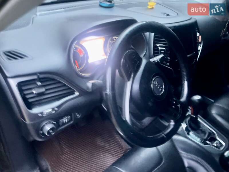 Внедорожник / Кроссовер Jeep Cherokee 2019 в Бродах