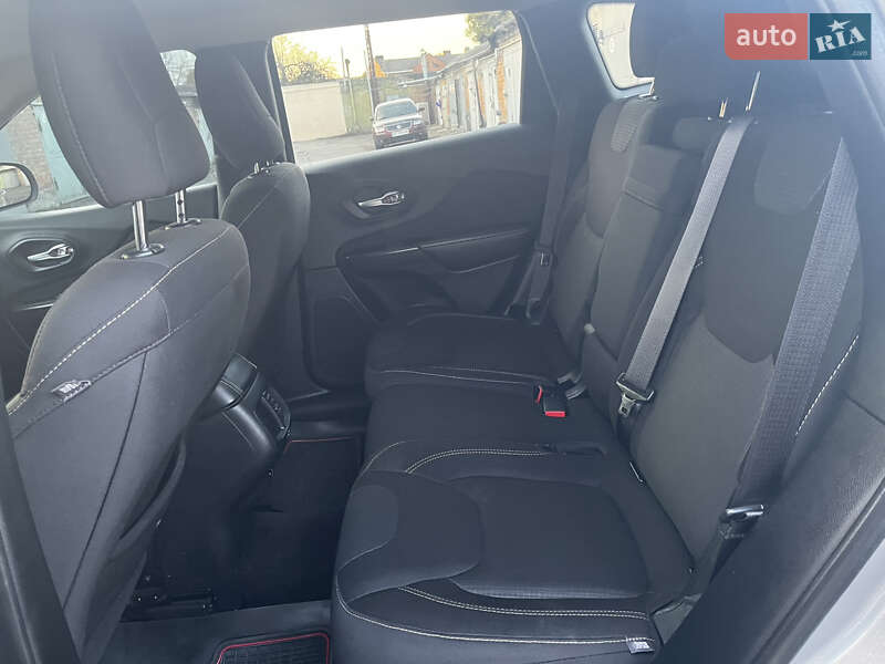Внедорожник / Кроссовер Jeep Cherokee 2016 в Белой Церкви фото 10 Внедорожник / Кроссовер Jeep Cherokee 2016 в Белой Церкви