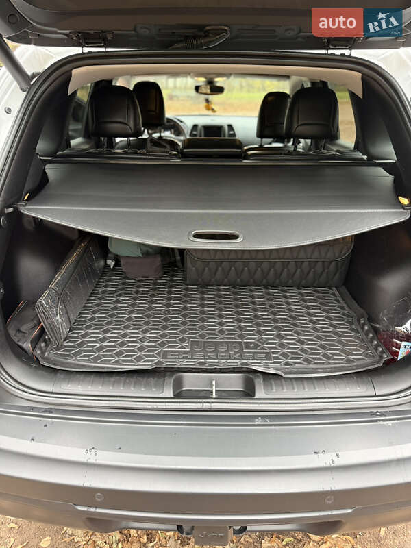 Внедорожник / Кроссовер Jeep Cherokee 2019 в Киеве