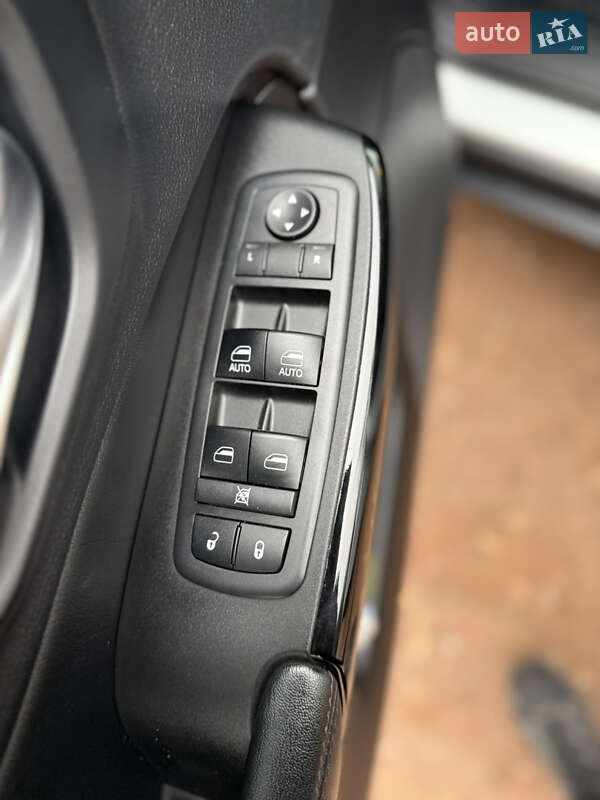 Внедорожник / Кроссовер Jeep Cherokee 2019 в Киеве