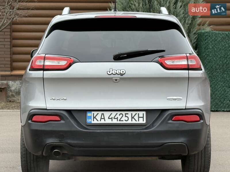 Внедорожник / Кроссовер Jeep Cherokee 2016 в Борисполе
