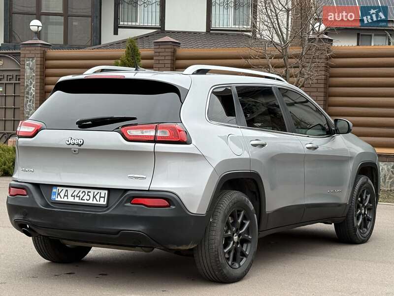 Внедорожник / Кроссовер Jeep Cherokee 2016 в Борисполе