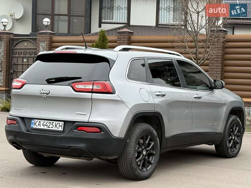 Внедорожник / Кроссовер Jeep Cherokee 2016 в Борисполе