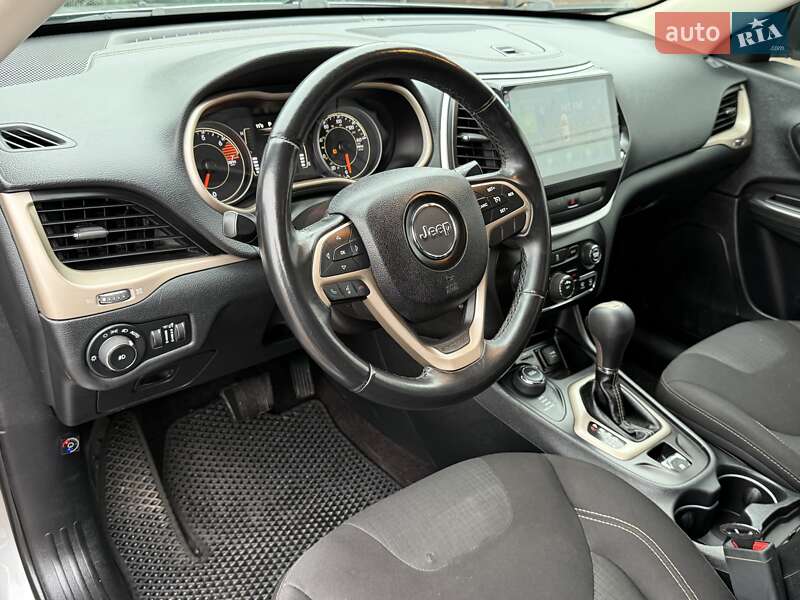 Внедорожник / Кроссовер Jeep Cherokee 2016 в Борисполе