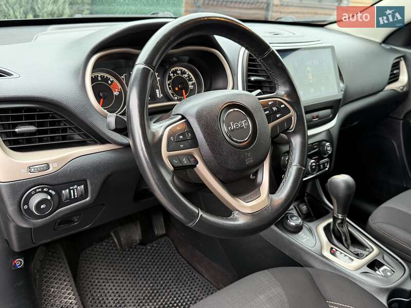 Внедорожник / Кроссовер Jeep Cherokee 2016 в Борисполе