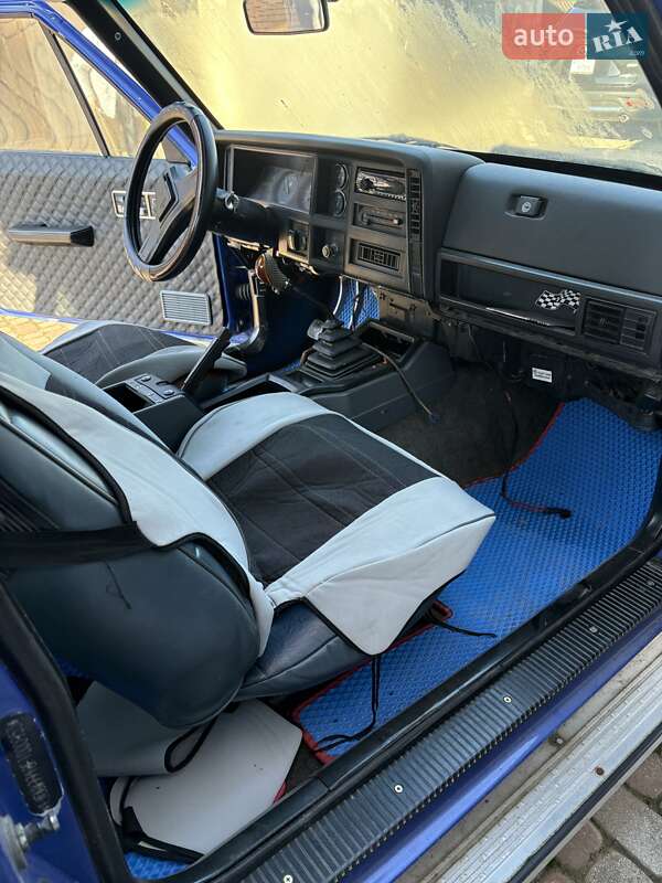 Внедорожник / Кроссовер Jeep Cherokee 1985 в Рогатине