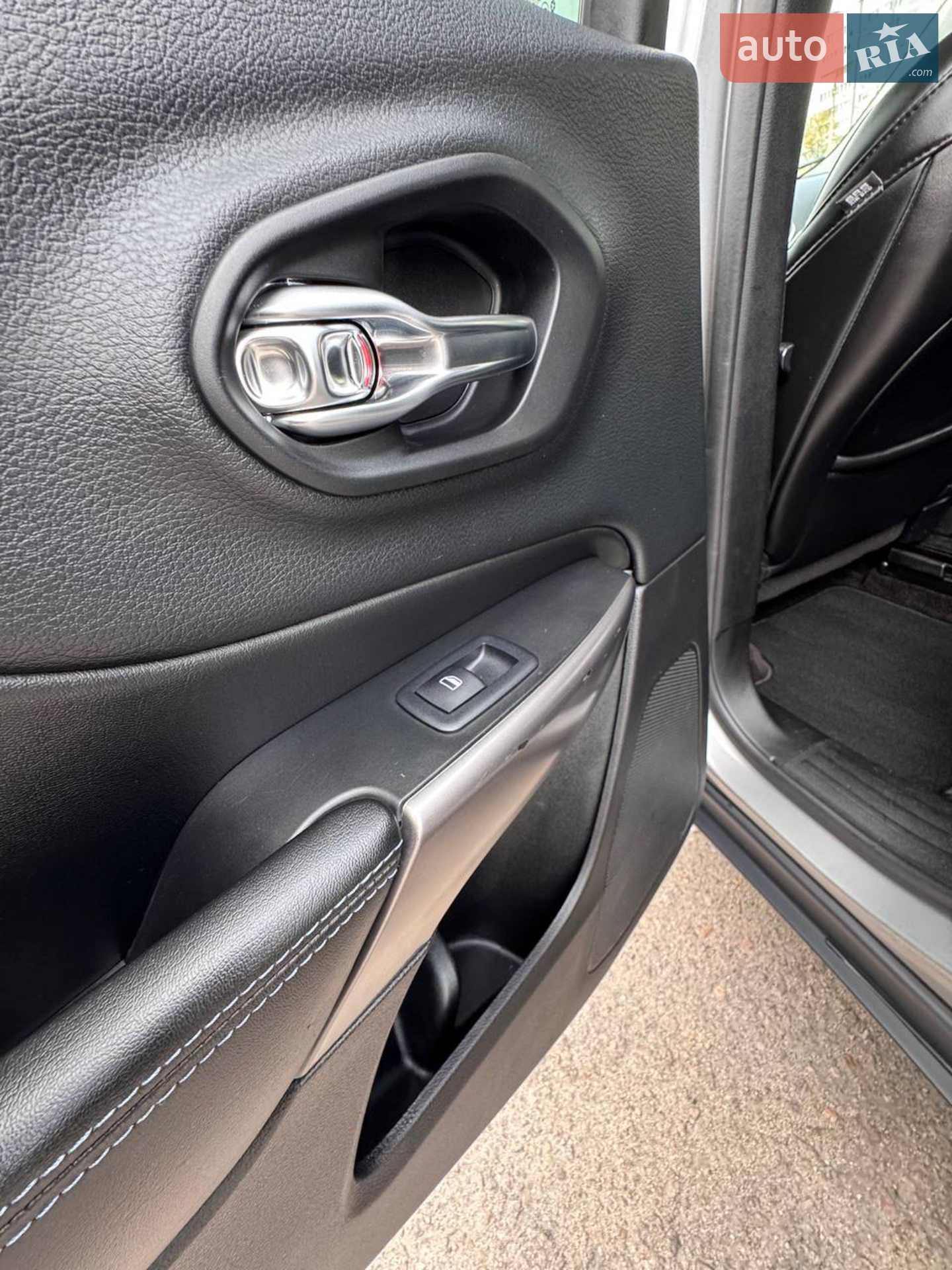 2019 Jeep Cherokee - мініатюра 15
