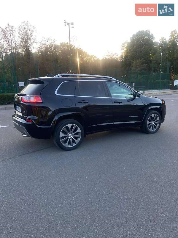 Внедорожник / Кроссовер Jeep Cherokee 2018 в Киеве
