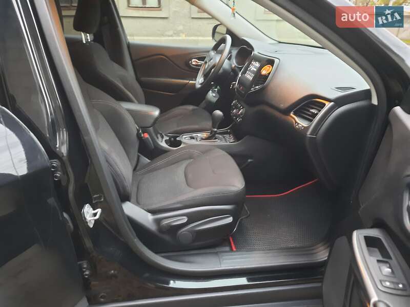Внедорожник / Кроссовер Jeep Cherokee 2018 в Одессе фото 12 Внедорожник / Кроссовер Jeep Cherokee 2018 в Одессе