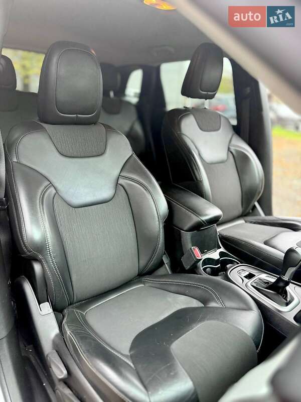 Внедорожник / Кроссовер Jeep Cherokee 2017 в Харькове