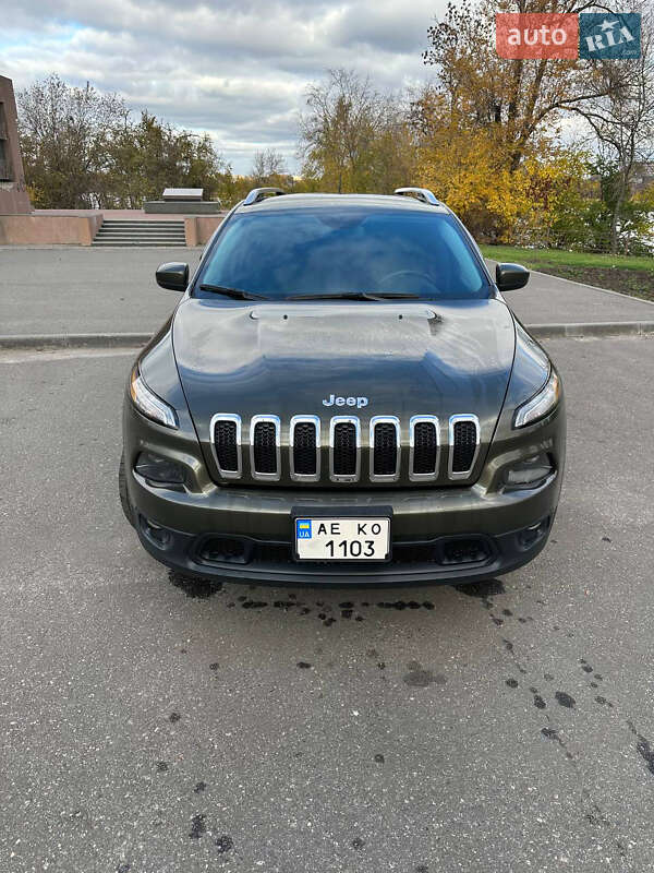 Внедорожник / Кроссовер Jeep Cherokee 2015 в Кривом Роге