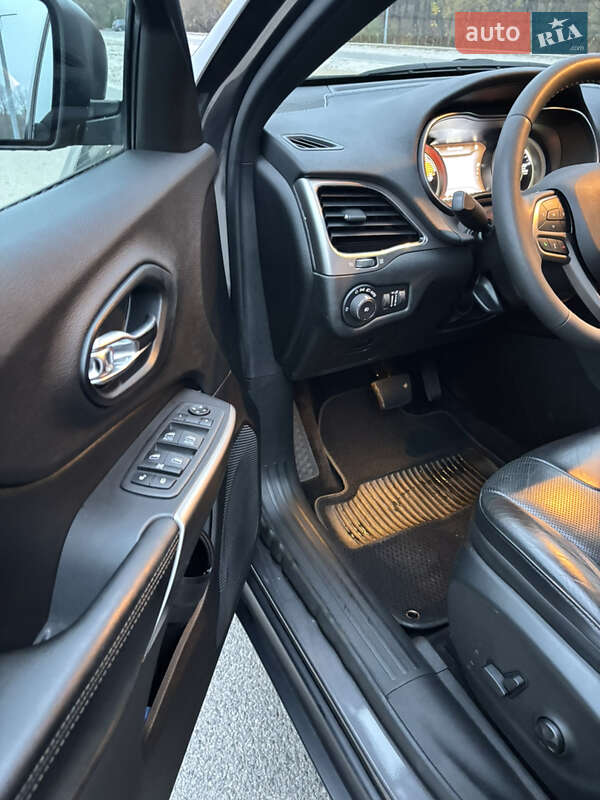 Внедорожник / Кроссовер Jeep Cherokee 2021 в Днепре фото 12 Внедорожник / Кроссовер Jeep Cherokee 2021 в Днепре