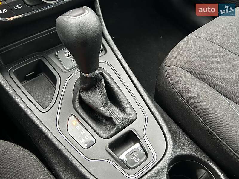 Внедорожник / Кроссовер Jeep Cherokee 2020 в Киеве