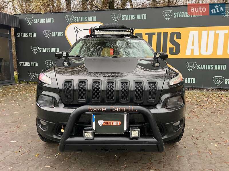Внедорожник / Кроссовер Jeep Cherokee 2016 в Хмельницком