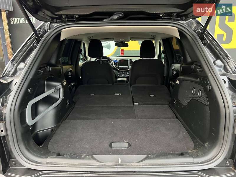 Внедорожник / Кроссовер Jeep Cherokee 2016 в Хмельницком