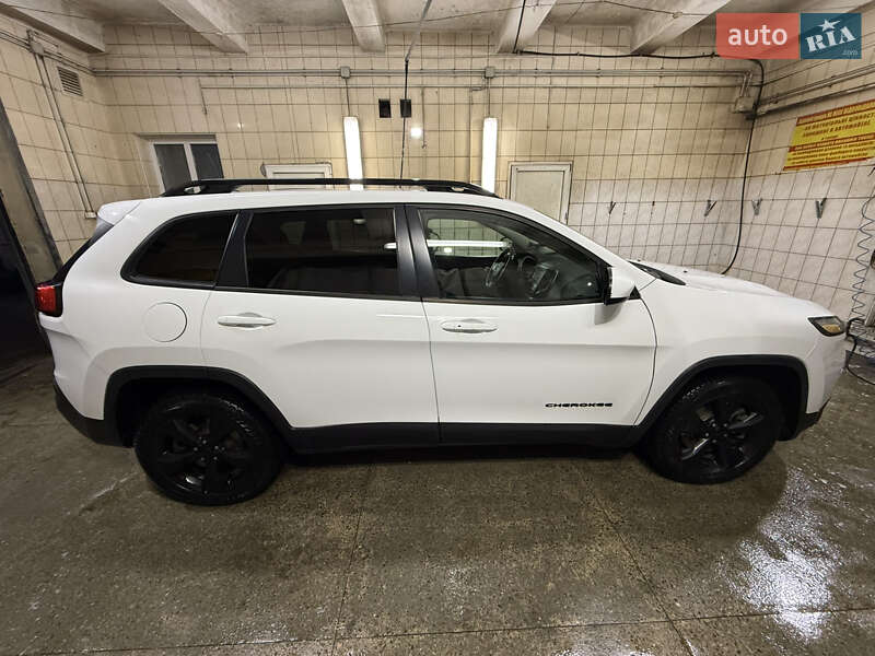 Внедорожник / Кроссовер Jeep Cherokee 2015 в Попельне фото 2 Внедорожник / Кроссовер Jeep Cherokee 2015 в Попельне
