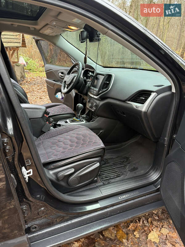 Внедорожник / Кроссовер Jeep Cherokee 2016 в Киеве фото 13 Внедорожник / Кроссовер Jeep Cherokee 2016 в Киеве