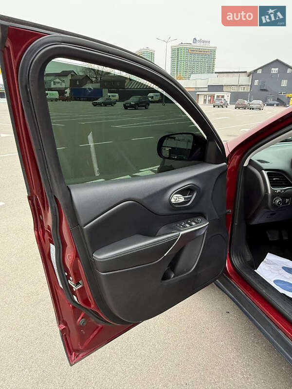 Внедорожник / Кроссовер Jeep Cherokee 2018 в Киеве