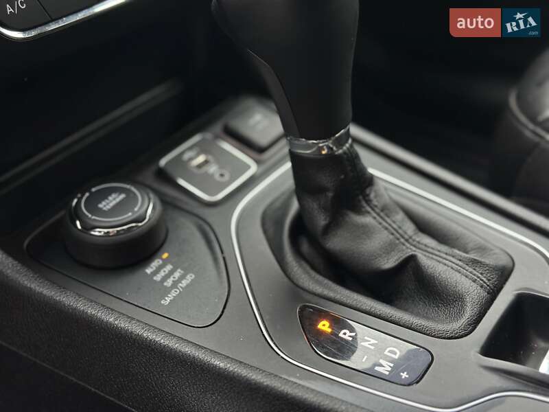 Позашляховик / Кросовер Jeep Cherokee 2020 в Києві