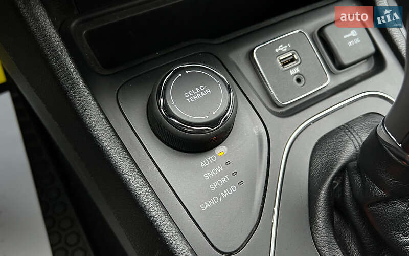 Позашляховик / Кросовер Jeep Cherokee 2019 в Львові