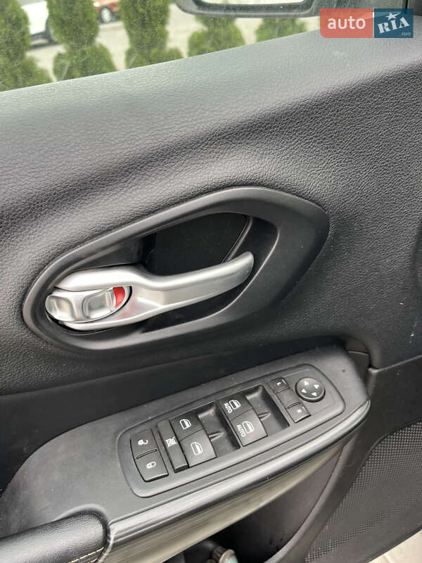 Внедорожник / Кроссовер Jeep Cherokee 2016 в Львове фото 17 Внедорожник / Кроссовер Jeep Cherokee 2016 в Львове