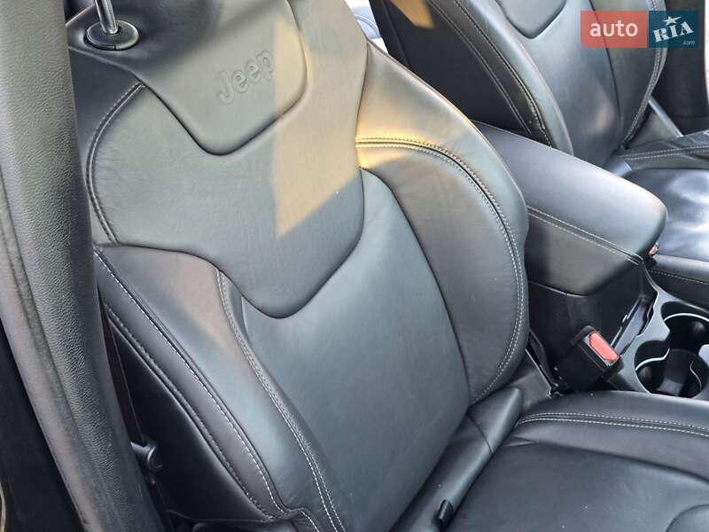 Позашляховик / Кросовер Jeep Cherokee 2015 в Рівному фото 63 Позашляховик / Кросовер Jeep Cherokee 2015 в Рівному