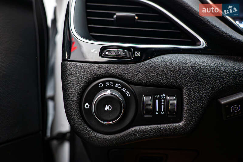Внедорожник / Кроссовер Jeep Cherokee 2019 в Киеве фото 14 Внедорожник / Кроссовер Jeep Cherokee 2019 в Киеве