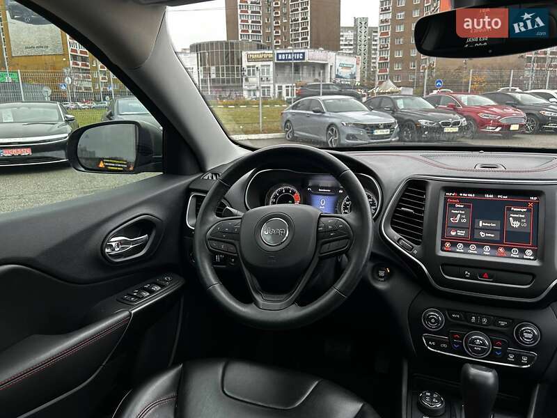 Внедорожник / Кроссовер Jeep Cherokee 2018 в Киеве