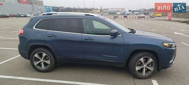 Внедорожник / Кроссовер Jeep Cherokee 2019 в Киеве
