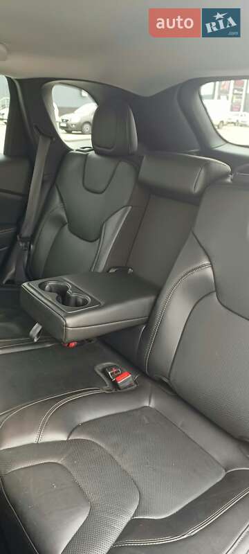 Внедорожник / Кроссовер Jeep Cherokee 2019 в Киеве