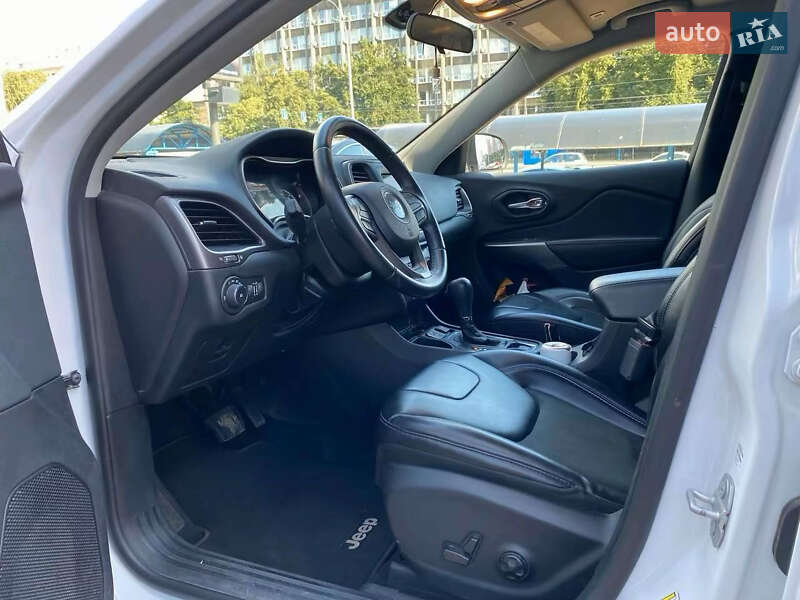 Позашляховик / Кросовер Jeep Cherokee 2018 в Києві фото 13 Позашляховик / Кросовер Jeep Cherokee 2018 в Києві