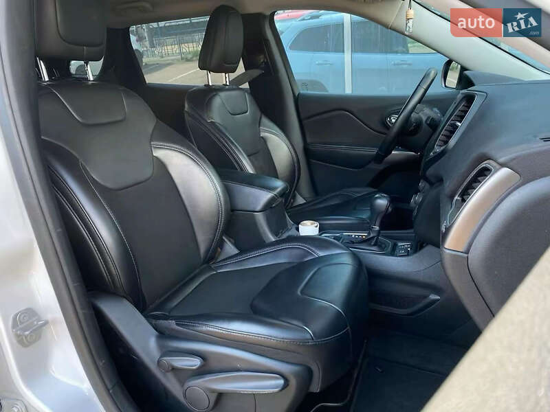 Позашляховик / Кросовер Jeep Cherokee 2018 в Києві фото 19 Позашляховик / Кросовер Jeep Cherokee 2018 в Києві