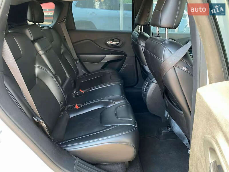 Позашляховик / Кросовер Jeep Cherokee 2018 в Києві фото 21 Позашляховик / Кросовер Jeep Cherokee 2018 в Києві