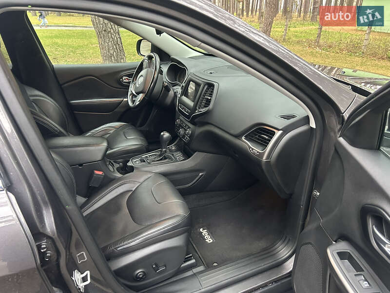 Позашляховик / Кросовер Jeep Cherokee 2020 в Чернігові