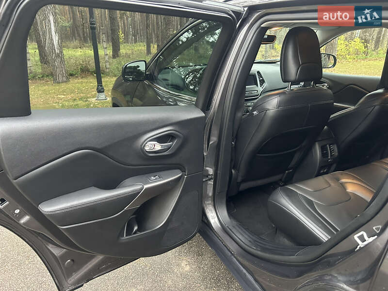 Позашляховик / Кросовер Jeep Cherokee 2020 в Чернігові