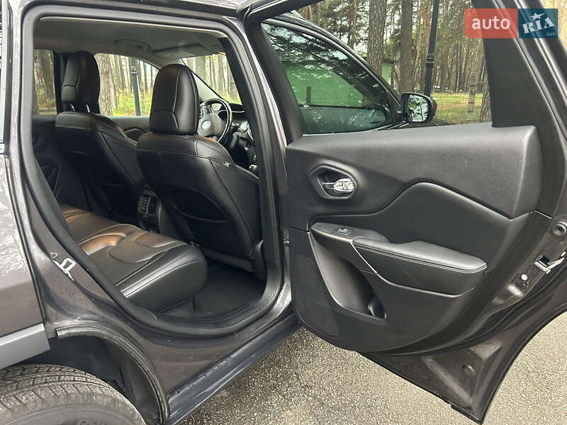 Позашляховик / Кросовер Jeep Cherokee 2020 в Чернігові